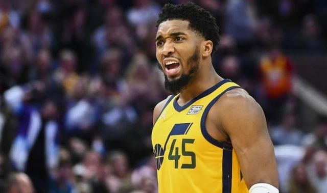 从更衣室到 从更衣室到